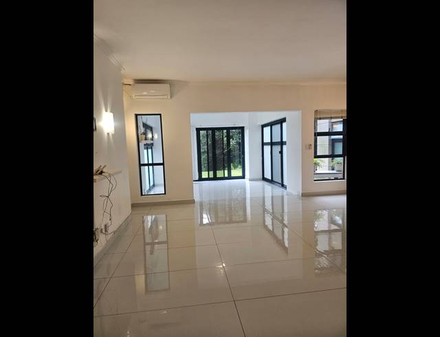 3 BEDROOM APARTMENT RENTED IN PALM LAKES ESTATE